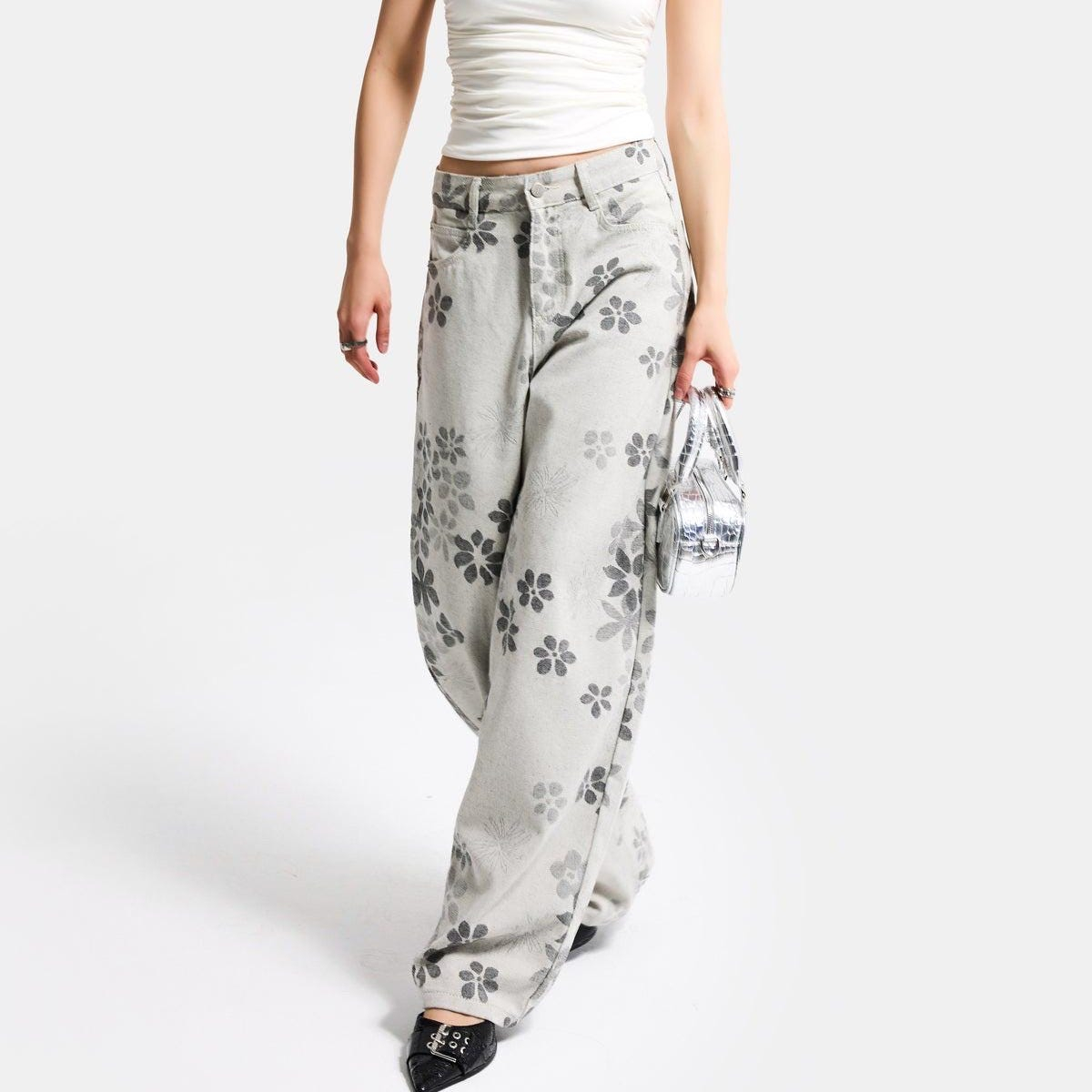 Vintage Floral Print Wide Leg Jeans - Image 4